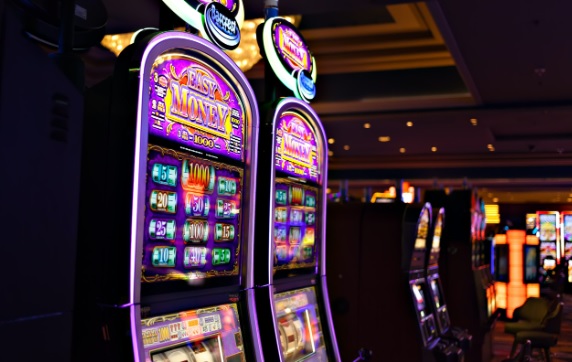 How to Increase Your Chances of Winning at Slot Machines: Winning Tips and Strategies